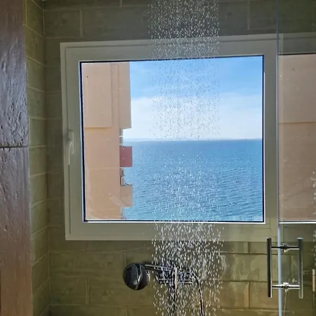 Welcome To Your Own Paradise Apartment *